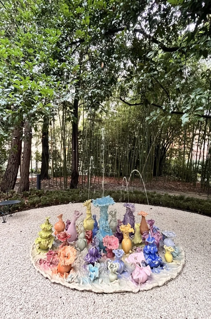 Sorgenteinfiore,2025. Installation view, glazed grès, 320x180x110cm, Private Collection.1